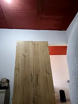 Snapshot of Leaberry chatting on October 5, 2025, 4:49 pm Leaberry online show from October 5, 2025, 4:49 pm