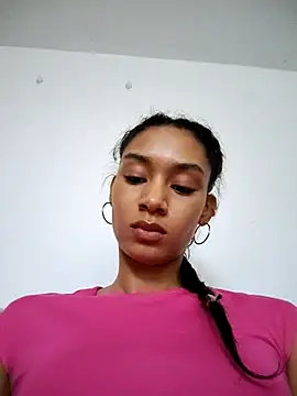 Snapshot of Leaberry chatting on October 12, 2025, 9:14 pm Leaberry online show from October 12, 2025, 9:14 pm