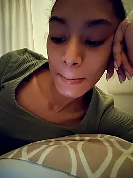 Leaberry online show from December 5, 2025, 1:47 am