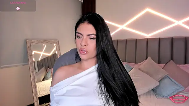 Snapshot of Veronicalanx1 chatting on July 31, 2026, 10:47 am Veronicalanx1 online show from July 31, 2026, 10:47 am