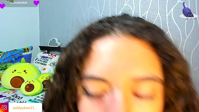 AshleyKim  online show from November 15, 2025, 11:21 pm