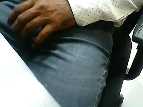 hotdikforu online show from December 3, 2024, 1:10 pm