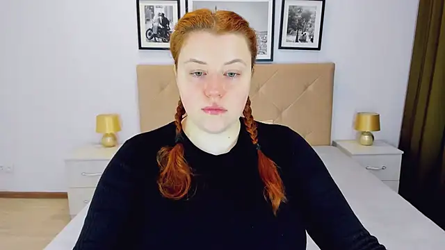 PolinaSalvatore online show from December 4, 2024, 7:39 am