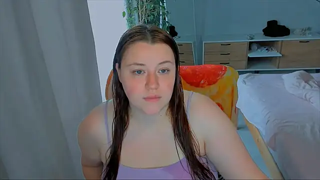 PolinaSalvatore online show from October 18, 2025, 11:00 am