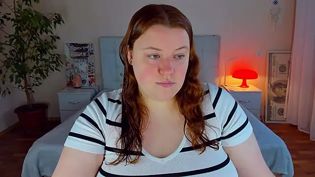 PolinaSalvatore online show from April 29, 2026, 3:49 pm