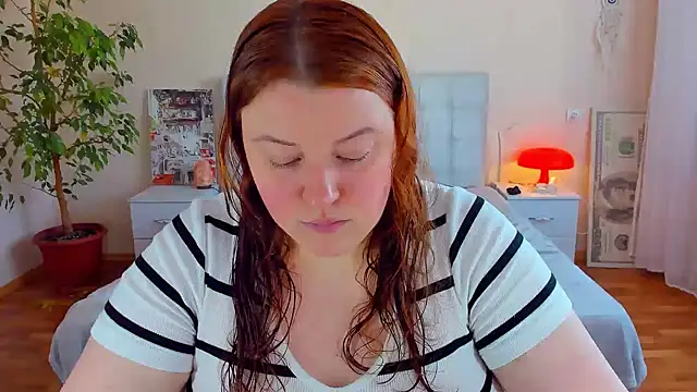 PolinaSalvatore online show from May 6, 2026, 11:48 am
