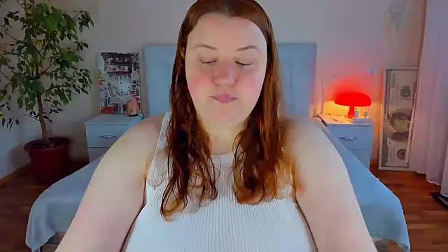 PolinaSalvatore online show from May 11, 2026, 3:29 pm