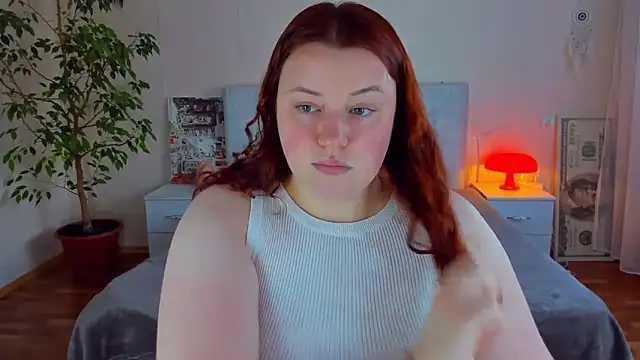PolinaSalvatore online show from June 9, 2026, 3:34 pm