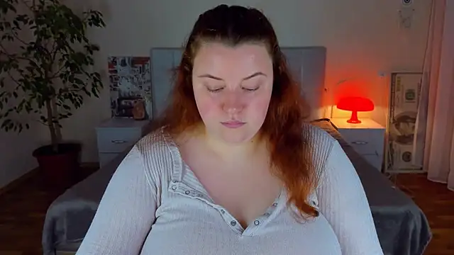PolinaSalvatore online show from June 15, 2026, 7:38 pm