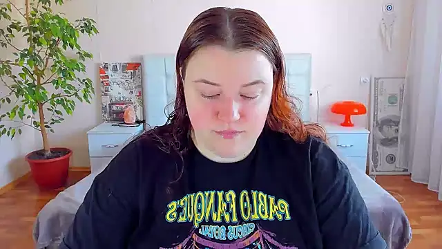 PolinaSalvatore online show from June 24, 2026, 1:54 pm