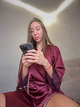 Snapshot of EvaCatt chatting on February 15, 2026, 3:47 am EvaCatt online show from February 15, 2026, 3:47 am