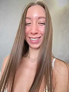 Snapshot of EvaCatt chatting on March 4, 2026, 3:34 am EvaCatt online show from March 4, 2026, 3:34 am