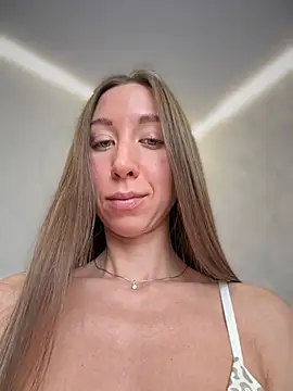 Snapshot of EvaCatt chatting on March 15, 2026, 4:29 am EvaCatt online show from March 15, 2026, 4:29 am