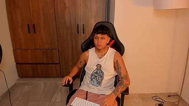 Snapshot of Jake_simons chatting on September 15, 2025, 2:00 am Jake simons online show from September 15, 2025, 2:00 am