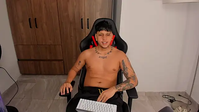 Snapshot of Jake_simons chatting on October 4, 2025, 8:56 am Jake simons online show from October 4, 2025, 8:56 am