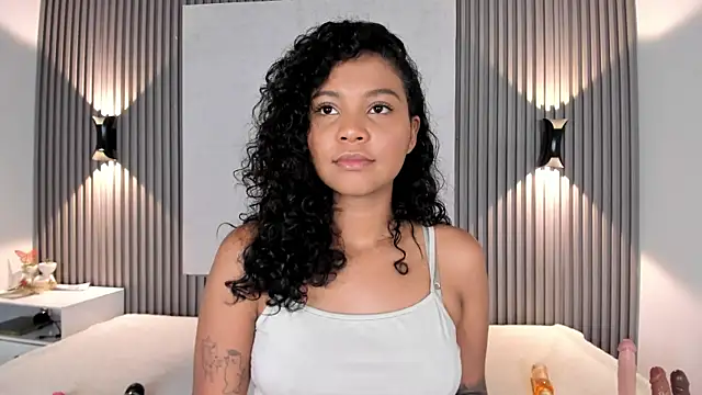 Zafiiraa online show from May 5, 2026, 3:36 am