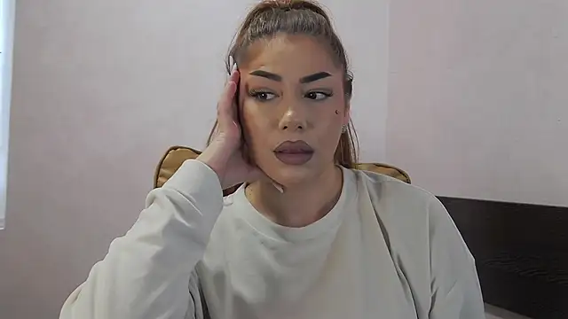Ella sweety online show from May 20, 2026, 5:35 am