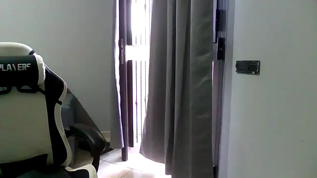 Snapshot of simoninside25 chatting on September 16, 2025, 3:13 pm simoninside25 online show from September 16, 2025, 3:13 pm