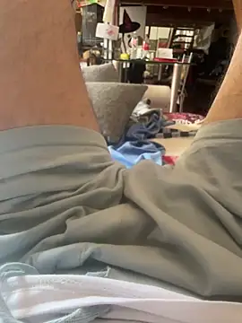 Snapshot of simoninside25 chatting on September 20, 2025, 12:50 pm simoninside25 online show from September 20, 2025, 12:50 pm