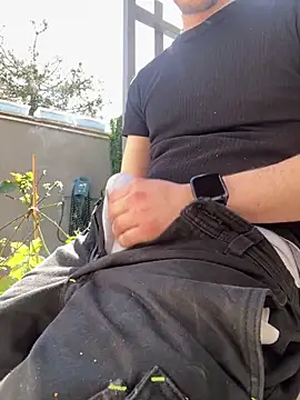 Snapshot of simoninside25 chatting on February 21, 2026, 11:55 am simoninside25 online show from February 21, 2026, 11:55 am