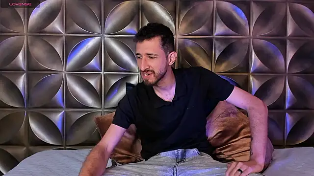 Snapshot of sam_bisex chatting on March 26, 2026, 3:45 am sam bisex online show from March 26, 2026, 3:45 am