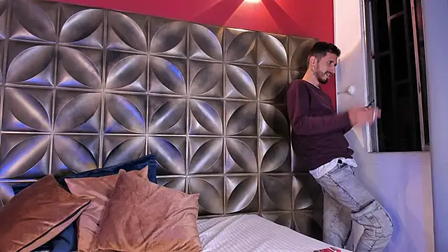 Snapshot of sam_bisex chatting on March 31, 2026, 4:13 am sam bisex online show from March 31, 2026, 4:13 am