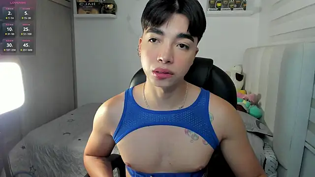 Snapshot of santy7v7 chatting on December 4, 2025, 1:31 pm santy7v7 online show from December 4, 2025, 1:31 pm