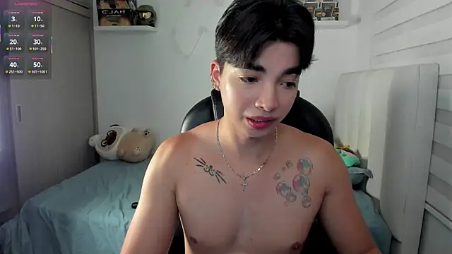 Snapshot of santy7v7 chatting on January 12, 2026, 1:38 pm santy7v7 online show from January 12, 2026, 1:38 pm