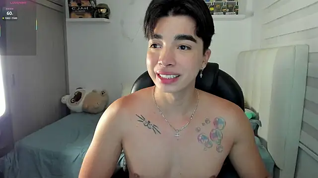 Snapshot of santy7v7 chatting on January 13, 2026, 1:38 pm santy7v7 online show from January 13, 2026, 1:38 pm