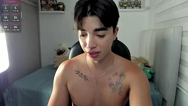 Snapshot of santy7v7 chatting on January 16, 2026, 1:37 pm santy7v7 online show from January 16, 2026, 1:37 pm