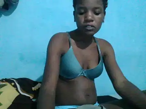 sweetchic  online show from February 12, 2025, 10:04 pm