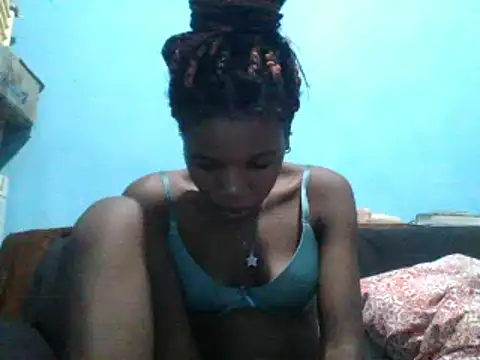 sweetchic  online show from February 14, 2025, 3:26 pm