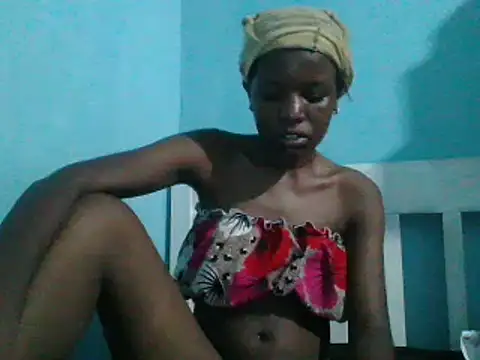 sweetchic  online show from February 27, 2025, 5:15 pm