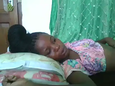 Snapshot of sweetchic_ chatting on September 20, 2025, 12:28 pm sweetchic  online show from September 20, 2025, 12:28 pm