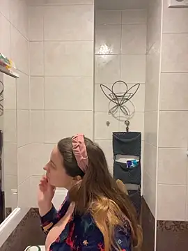 DienkaGreen online show from December 21, 2025, 7:04 am