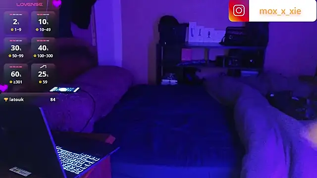 Moxxxie online show from April 25, 2026, 3:09 pm
