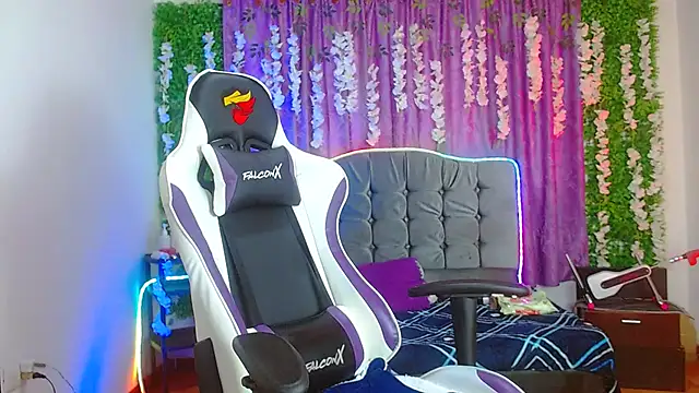 Snapshot of ariana-lopez chatting on September 19, 2025, 3:45 pm ariana-lopez online show from September 19, 2025, 3:45 pm