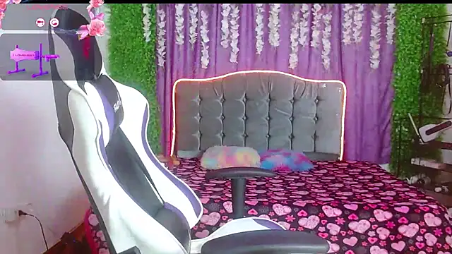 Snapshot of ariana-lopez chatting on May 20, 2026, 3:07 pm ariana-lopez online show from May 20, 2026, 3:07 pm