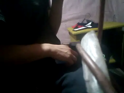 Snapshot of Wero4200 chatting on October 13, 2025, 6:35 am Wero4200 online show from October 13, 2025, 6:35 am