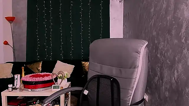 XoniaGraceful online show from January 21, 2025, 1:18 am