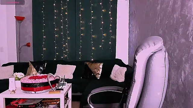 XoniaGraceful online show from October 3, 2025, 8:39 pm