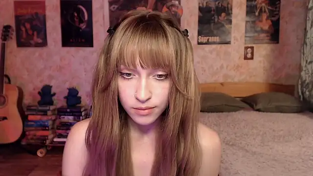 Friendly Ellie online show from June 25, 2026, 12:32 am
