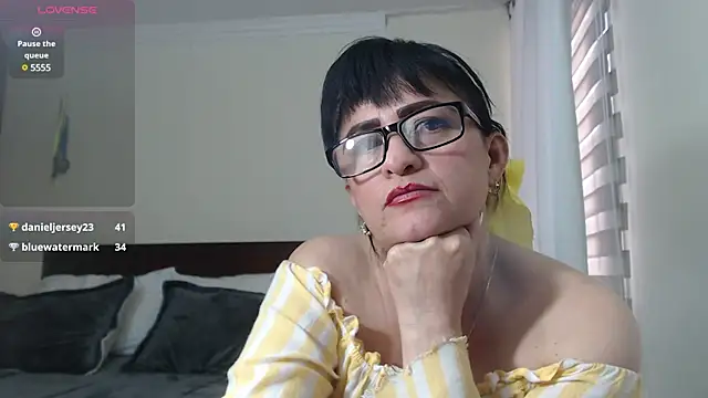 ISABEEL SOFIA01 online show from January 31, 2025, 10:31 pm