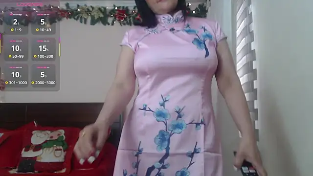 Snapshot of ISABEEL_SOFIA01 chatting on October 22, 2025, 12:38 pm ISABEEL SOFIA01 online show from October 22, 2025, 12:38 pm