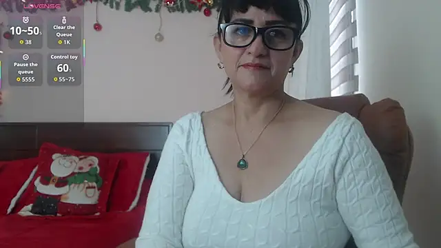 Snapshot of ISABEEL_SOFIA01 chatting on October 26, 2025, 12:22 pm ISABEEL SOFIA01 online show from October 26, 2025, 12:22 pm