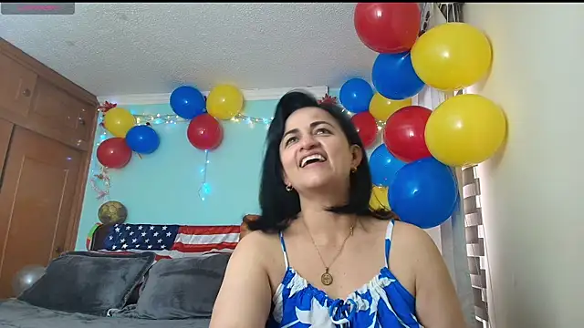 ISABEEL SOFIA01 online show from June 13, 2026, 4:38 pm