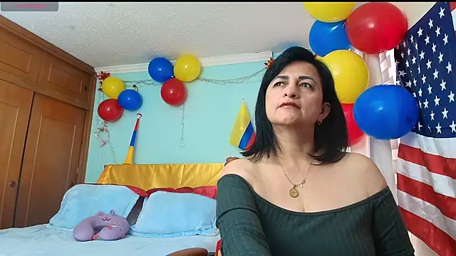 ISABEEL SOFIA01 online show from June 24, 2026, 7:02 pm