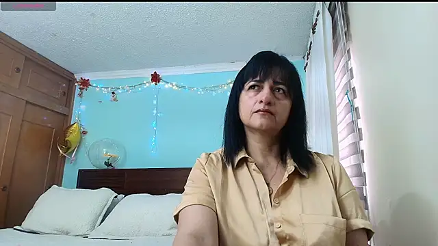 ISABEEL SOFIA01 online show from July 15, 2026, 12:43 pm