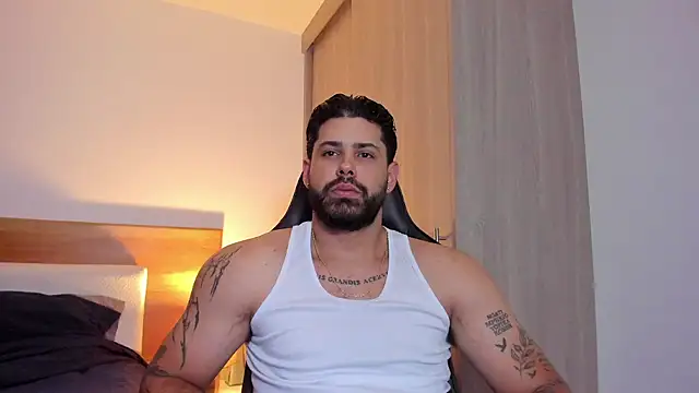 Snapshot of Justyn_Torres chatting on March 10, 2025, 9:18 pm Justyn Torres online show from March 10, 2025, 9:18 pm