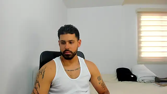 Snapshot of Justyn_Torres chatting on September 10, 2025, 10:21 pm Justyn Torres online show from September 10, 2025, 10:21 pm